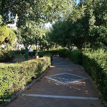 Beautiful House In Alimos Near To The Beach And Metro Athen Eksteriør bilde